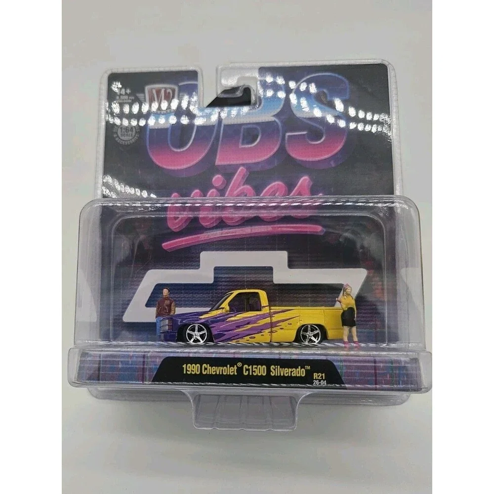 M2 machines 1990 Chevrolet C1500 Silverado OBS Vibes Diecast model car 1:64